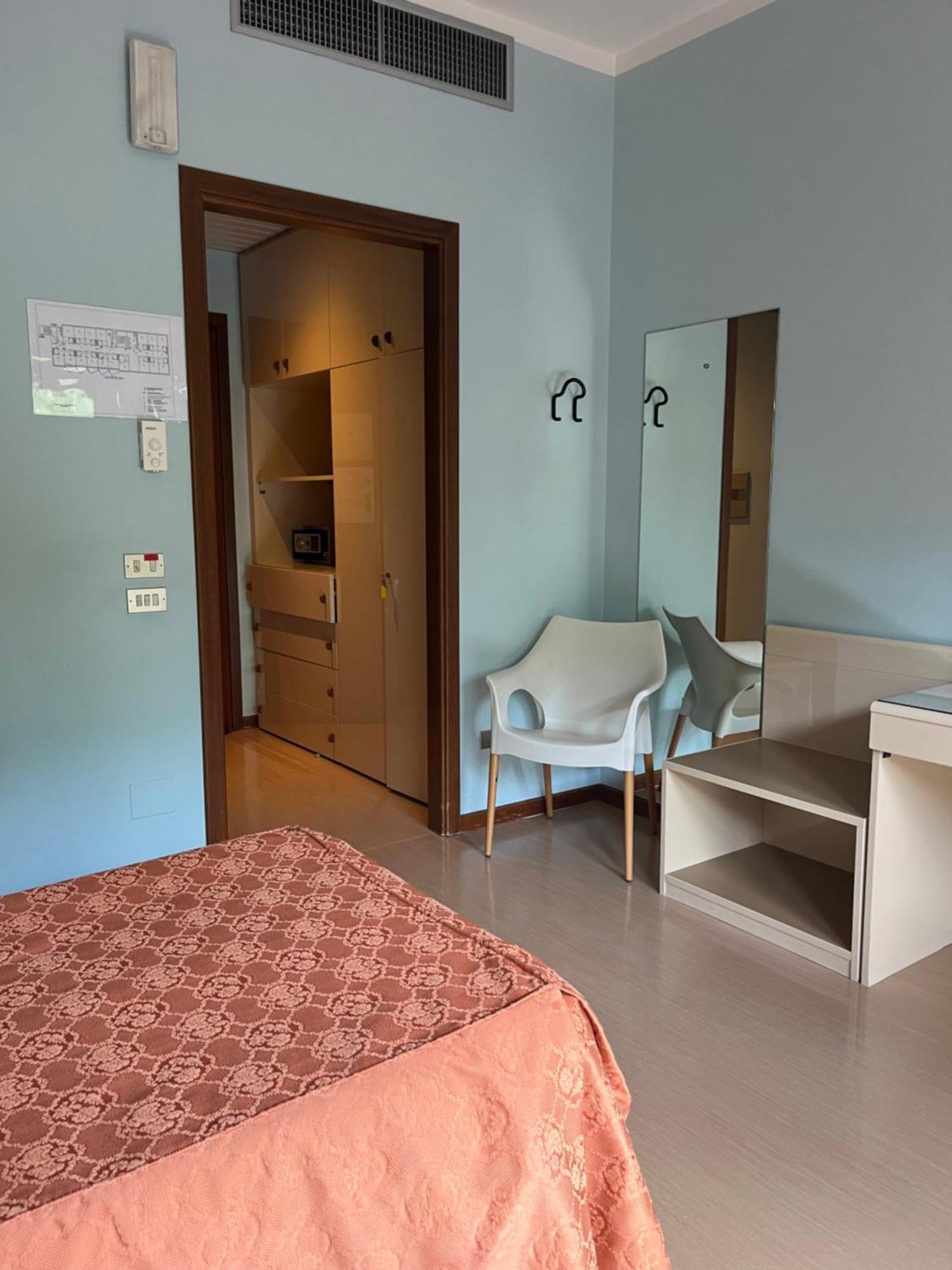 Albergo Casa Dell'Ospite Brescia Exterior photo