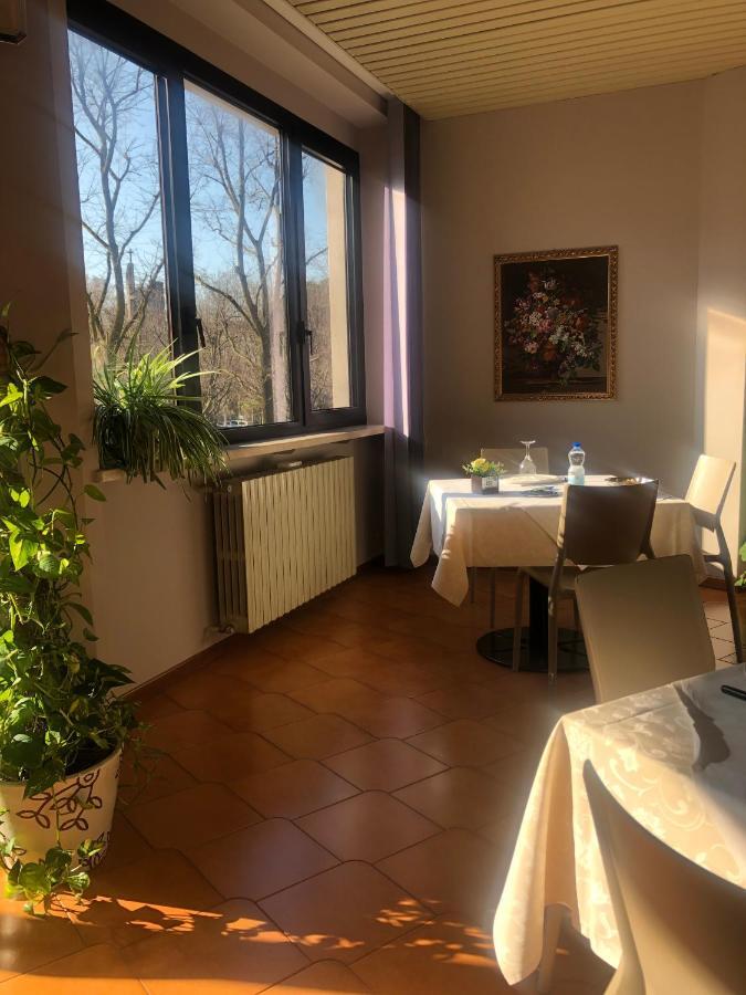Albergo Casa Dell'Ospite Brescia Exterior photo