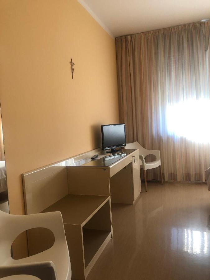 Albergo Casa Dell'Ospite Brescia Exterior photo
