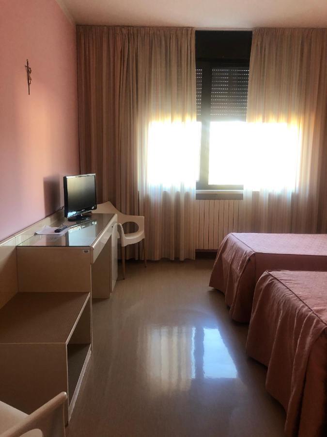 Albergo Casa Dell'Ospite Brescia Exterior photo